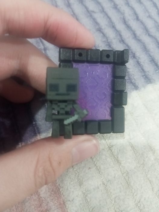 Продаю фигурку Майнкрафт