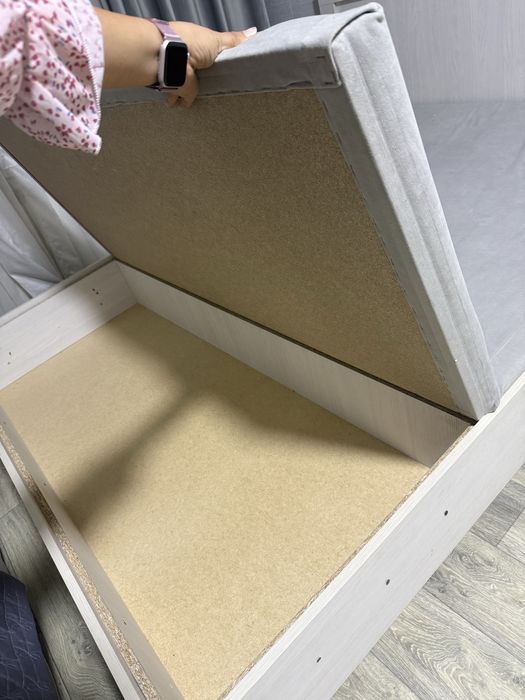 Спальный кровать