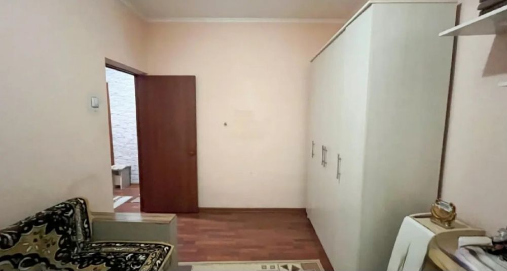 продам 3-х ком. 65кв. 3мкр. 4-этаж