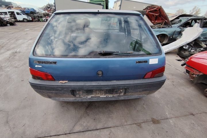 Far dreapta Peugeot 106 1995 1.0 MT (45 hp)