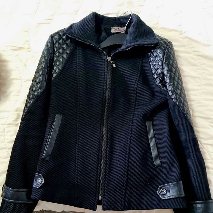 Яке на българската фирма  Денс.