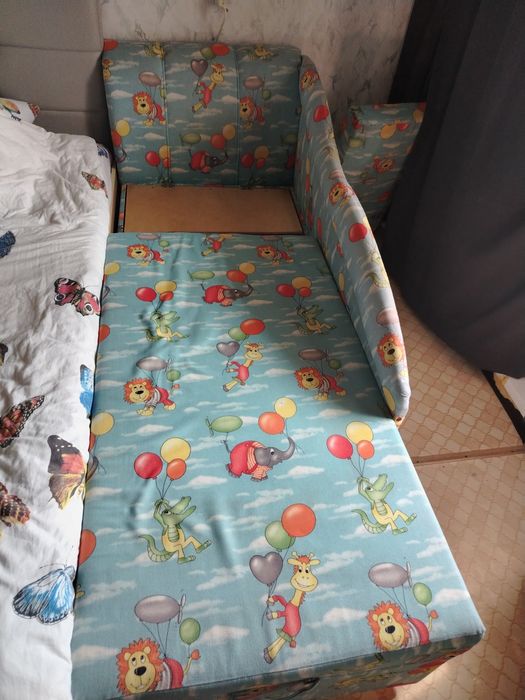 Продам диванчик детский