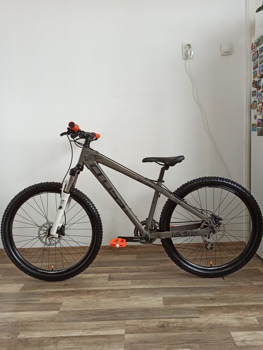 26" CROSS DEXTER DB, Хидравлични дискови спирачки, Палцови Скорости