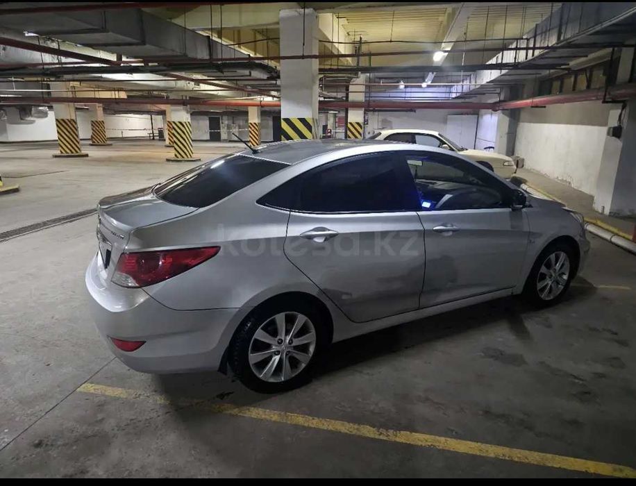 Продаю Hyundai Accent 2011 1.6