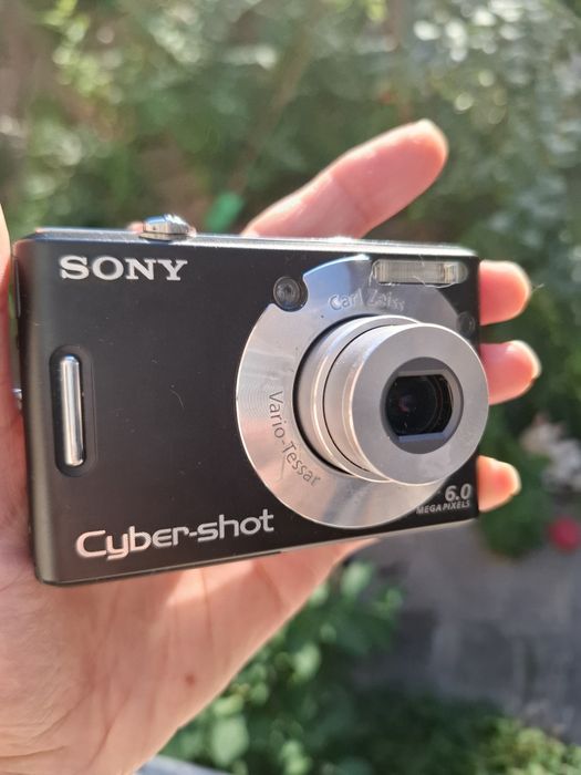 Компактен дигитален фотоапарат SONY Cybershot W40