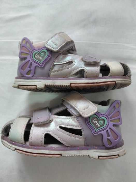 Продам сандали  на девочку.