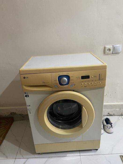 Продам Бу машинку рабочая