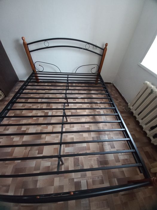 Продается кровать двуспальный