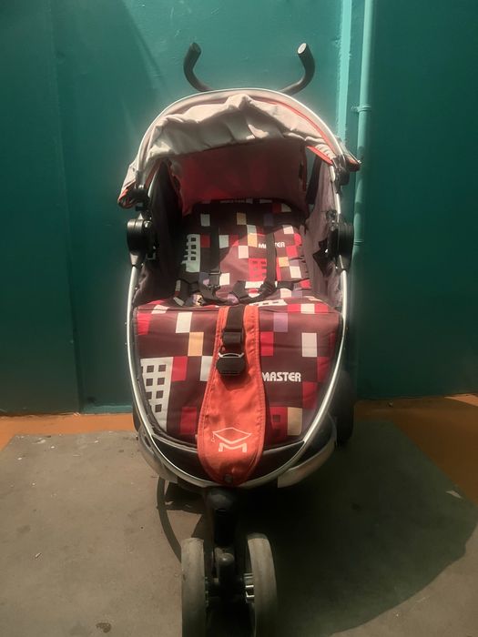 Продам прогулочную каляску