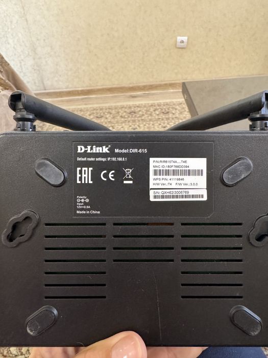 Роутер D-link нужно докупить провод