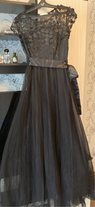 Вечернее чёрное платье