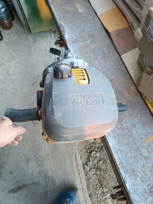 Picamăr Wacker Neuson BH55 pe benzină, cu daltă