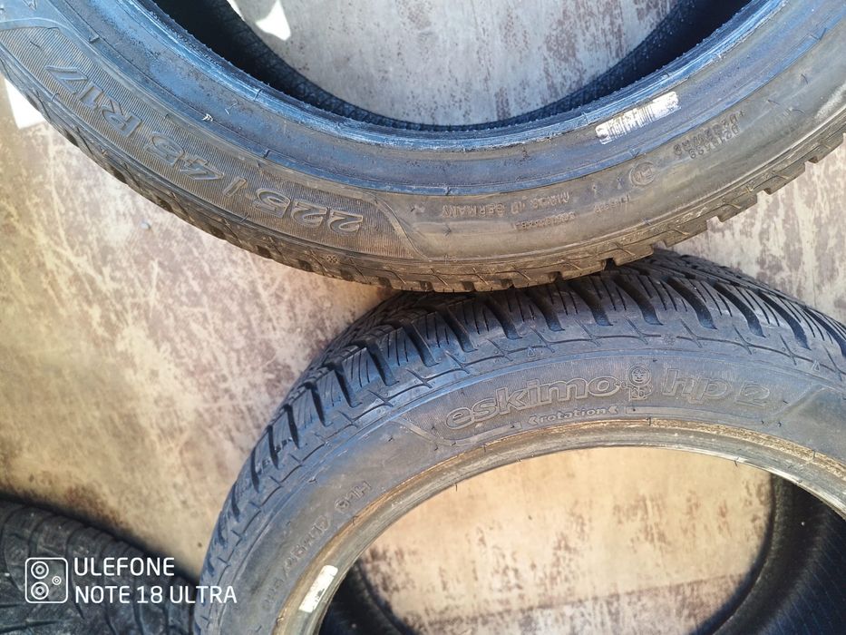 2 броя нови зимни гуми Sava 225/45/17