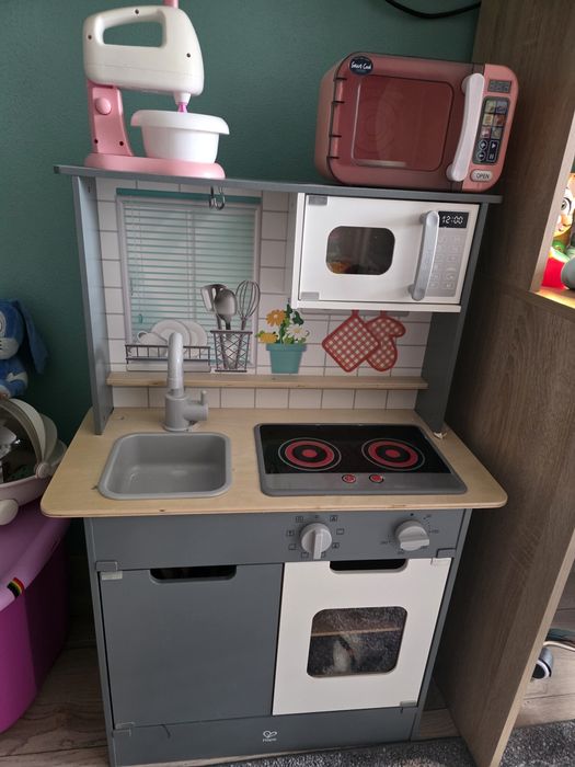 Детска дървена кухня