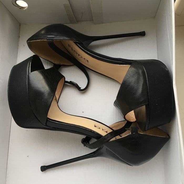 Туфли на высоком каблуке