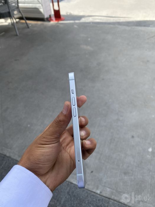 Iphone 15 128 xotira imeikadan otkan oq titanium rangi xolati ideal