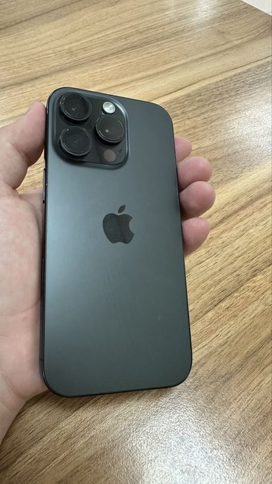 iphone 16 pro 256 gb, 90 yomkist, 394 sikl, rangi qora