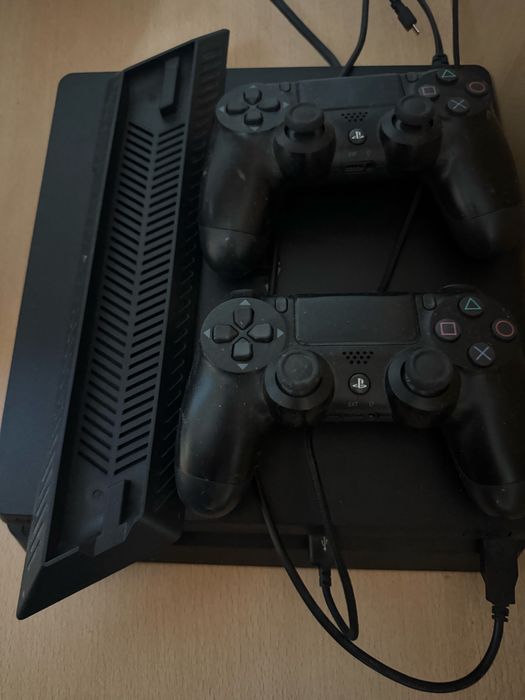 продается Sony PS4
