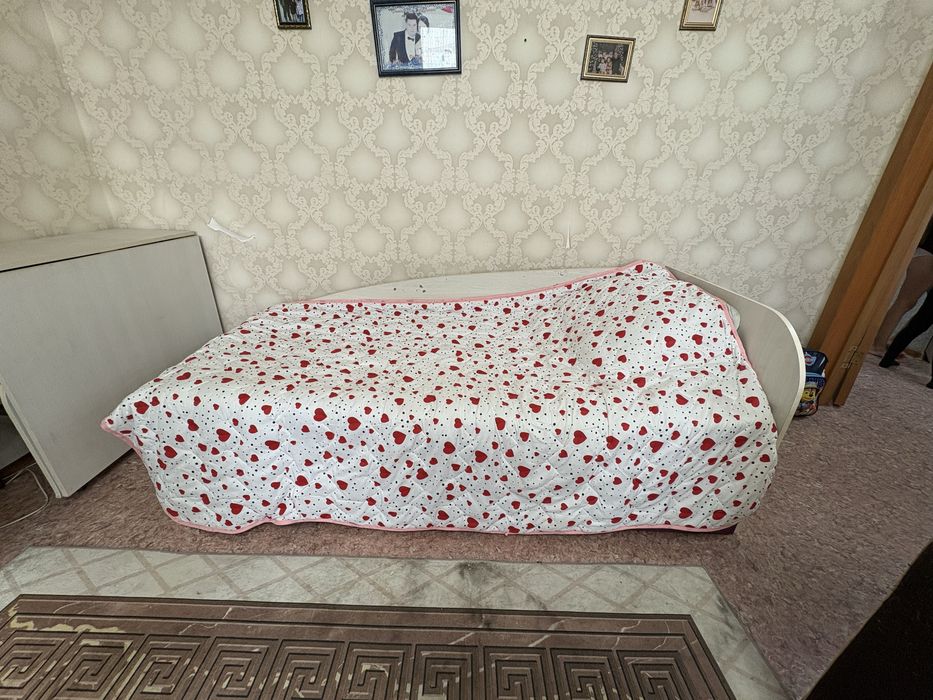 Продам подрастковую кровать