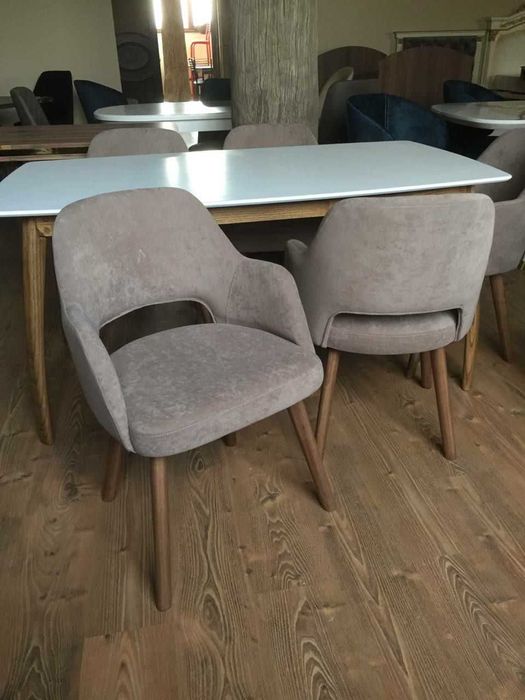 Стулья и столы из качественно ореха также меняем ткань на любой вкус .