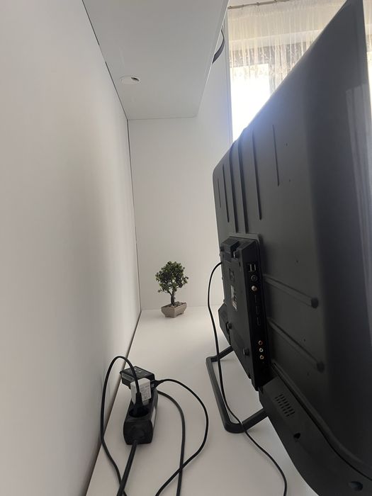 Smart TV - 109cm stare excelentă (detin garantie)