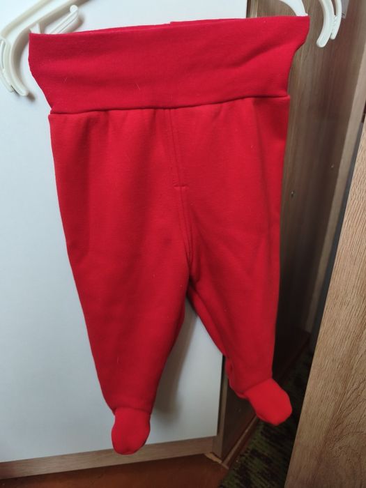 Детские вещи на младенцев