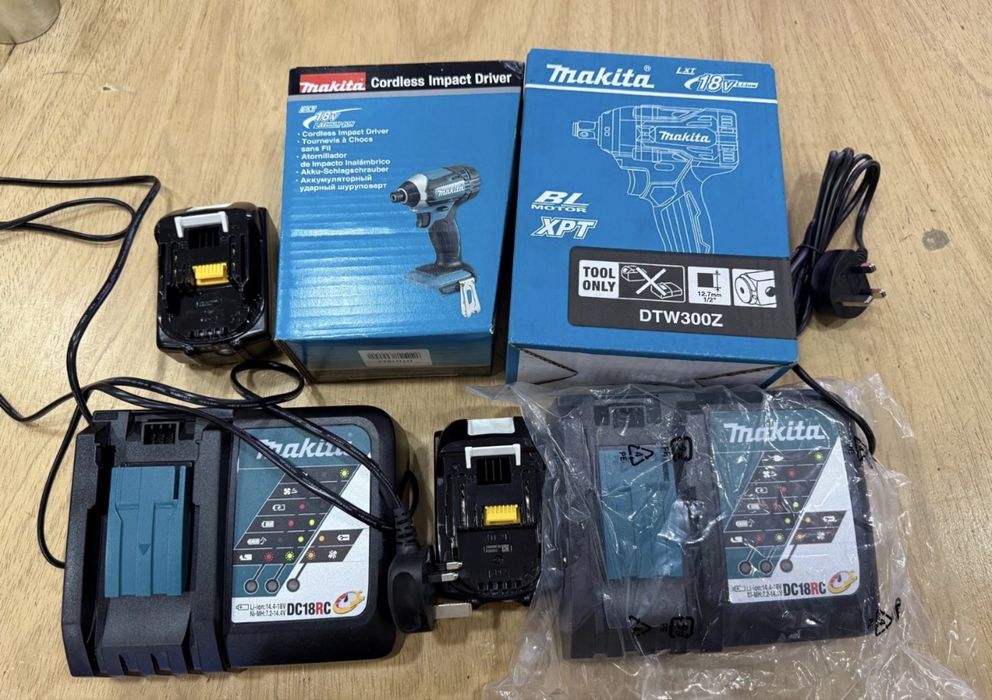 Vând bormașini Makita originale, noi, nefolosite, în stare impecabilă.