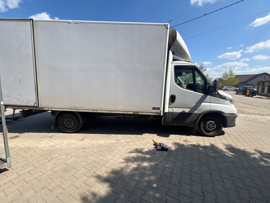 Vând iveco daily