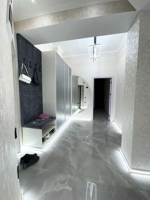 Яшнабад улица Иззат Новостройке продаю квартиру  3/8/8  60м2