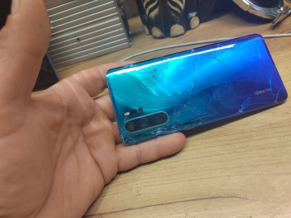Продавам Huawei P30 pro.