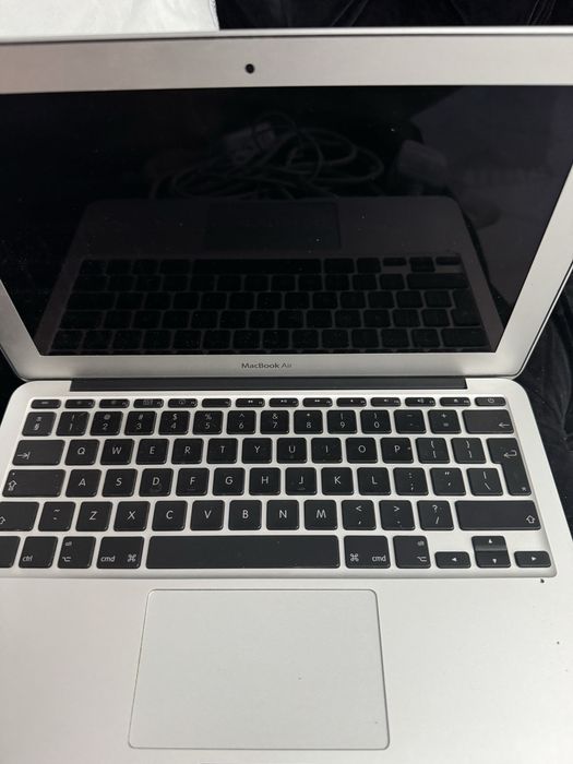 Macbook pentru piese