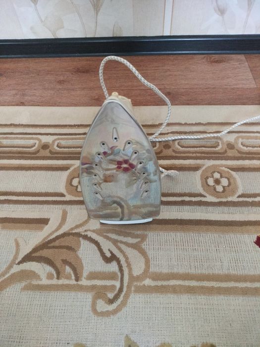 Утюг  белый  в идеальном состоянии