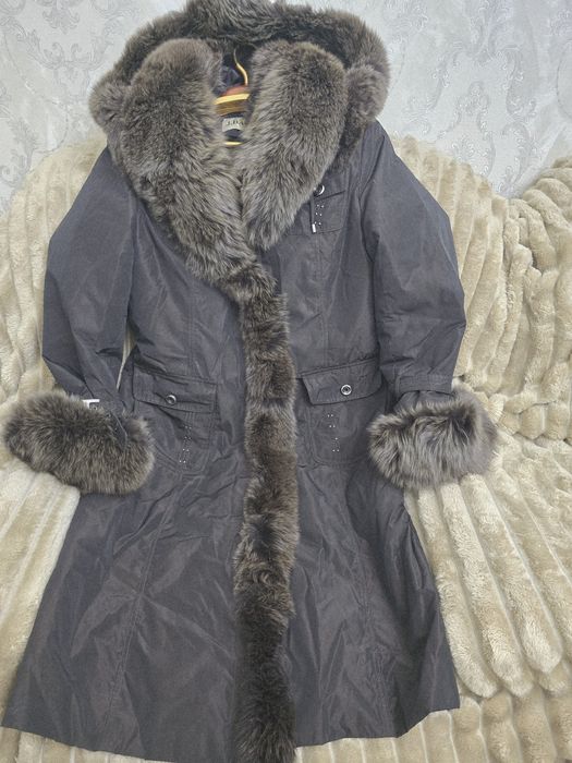 Женское пальто, дубленка, вечернее длиной платье, медовая жилетка