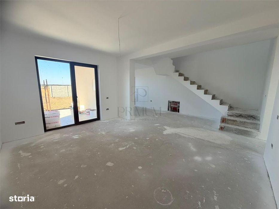 Duplex Despartit Prin Camera Tehnica - Personalizare Interioara - Zona