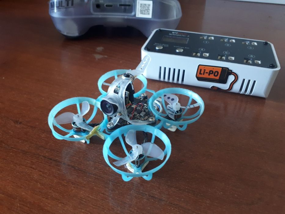 Продам дрон betafpv air65