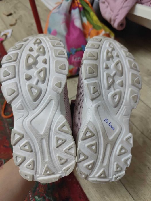 Кроссовки детские