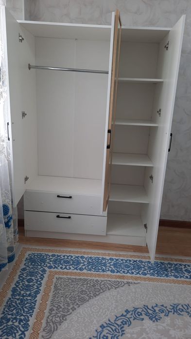 Продаётся.распашнои.щкаф.