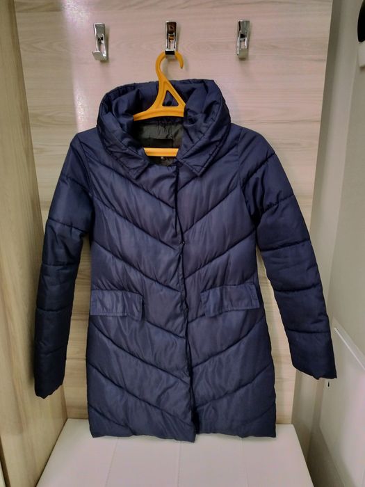 Пуховик на синтепоне, демисезонное с капюшоном на девочку