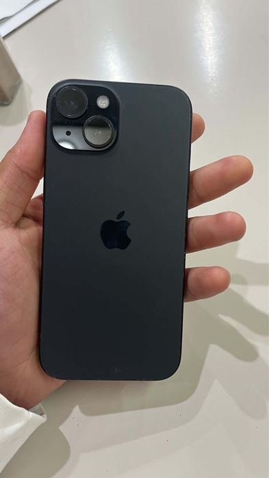 Vand sau schimb iphone 15 128gb