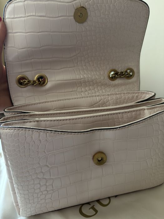 Дамска чанта Guess