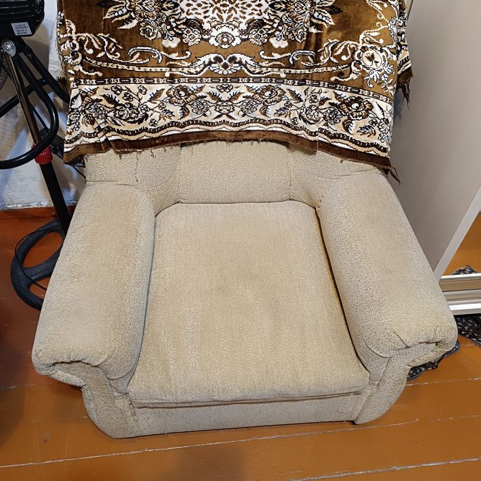 Продам кресло срочно