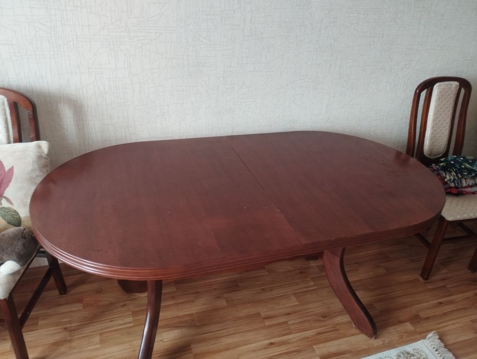 Стол гостевой столовый