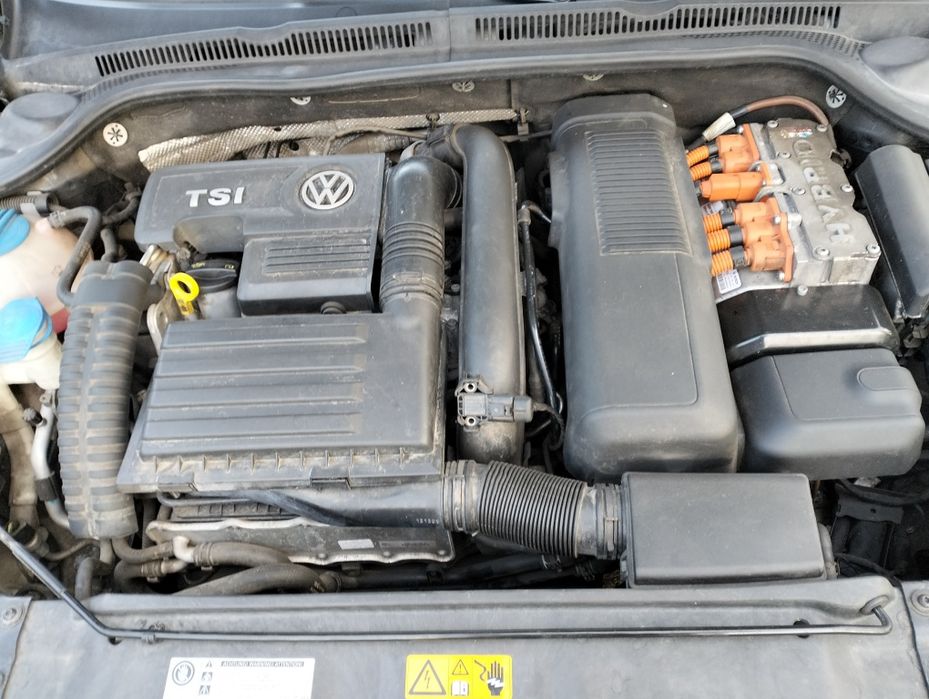 Motor 1.4 TSi vw Jetta hybrid. Cutie . Faruri led.