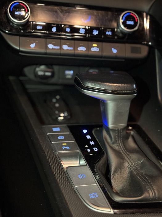 Hyundai Elantra Full