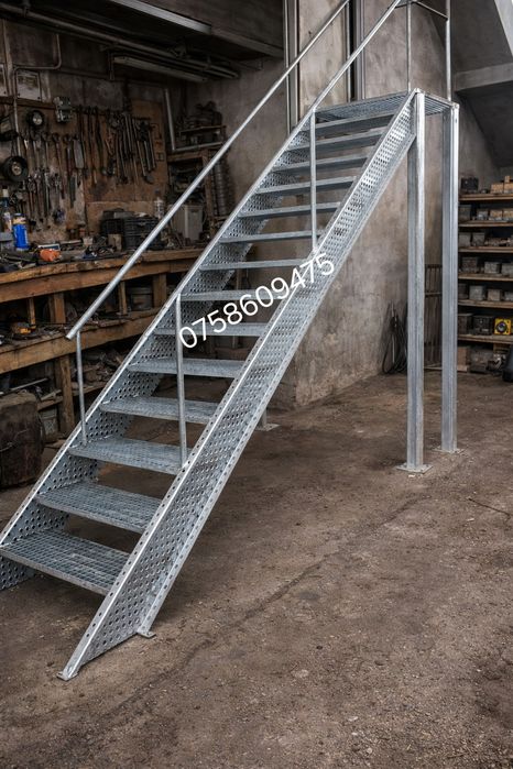 Scări metalice zincate 75x27