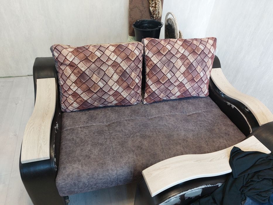 Диван тройка с подушками