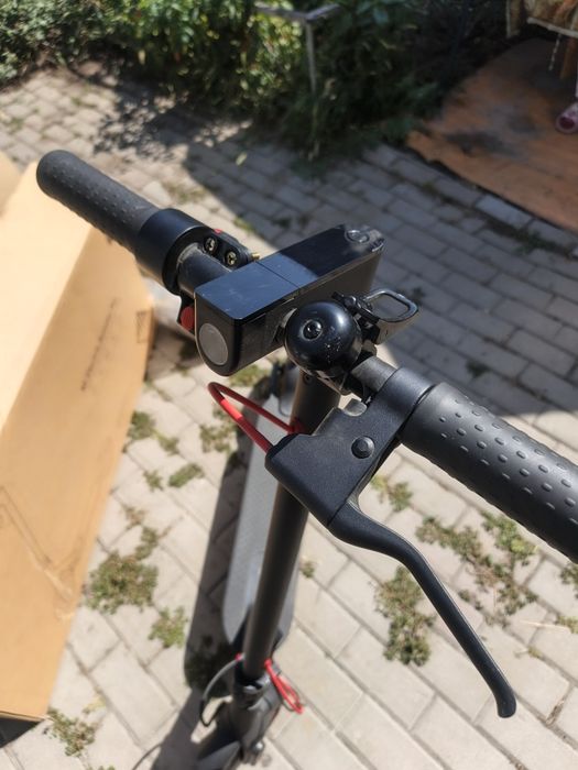 Продам электросамокат Xiaomi MiJia PRO