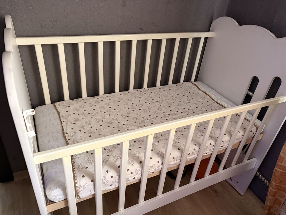 Детская кроватка