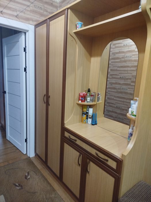 Прихожая ( гарнитур)