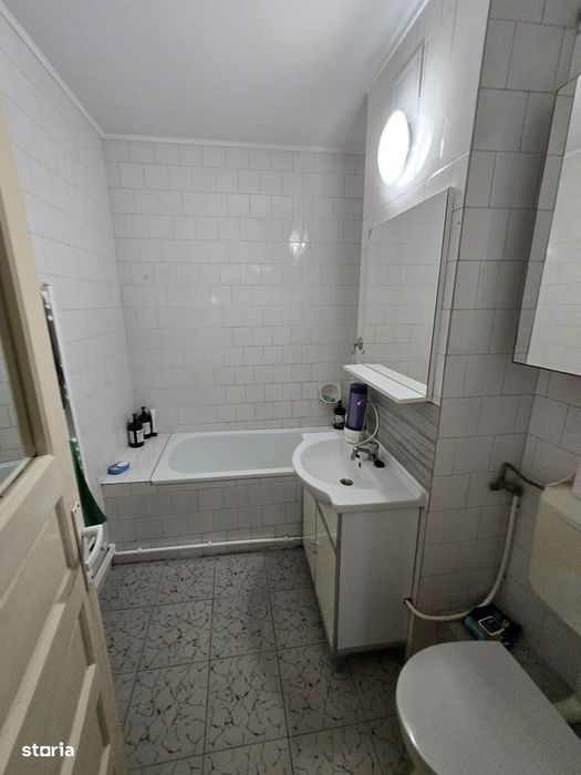 Apartament 3 camere, 2 bai, centrala proprie, Complexul Studentesc